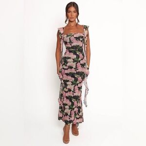 NWT: Petal & Pup: Chiara Maxi Dress Black floral